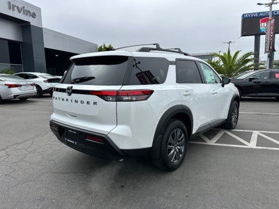 2026 Nissan Pathfinder SV