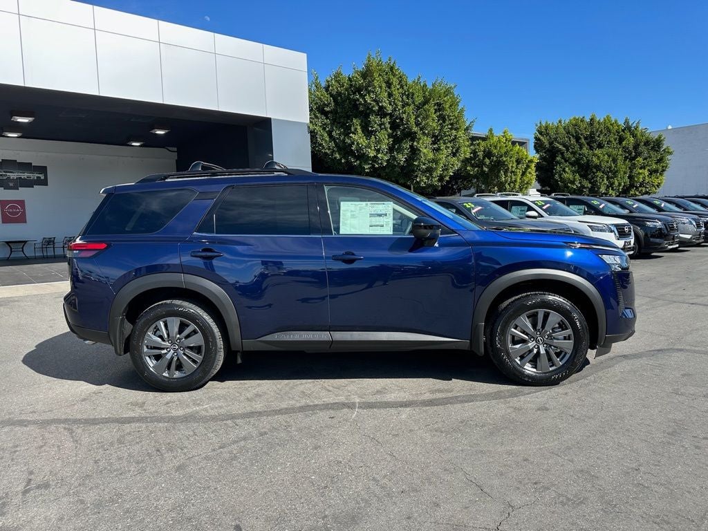 2026 Nissan Pathfinder SV