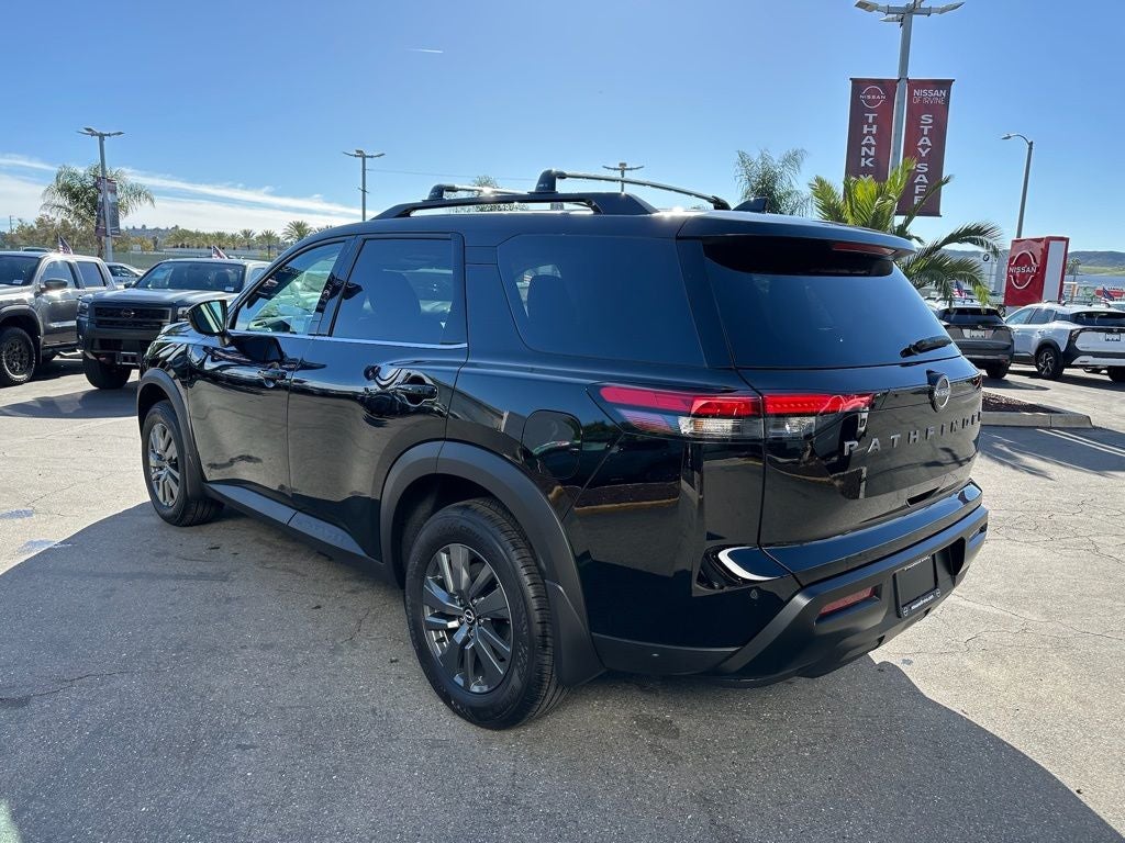 2026 Nissan Pathfinder SV