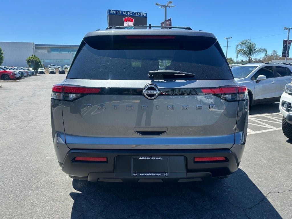 2026 Nissan Pathfinder SV