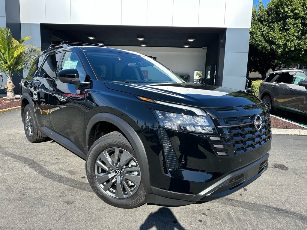 2026 Nissan Pathfinder SV