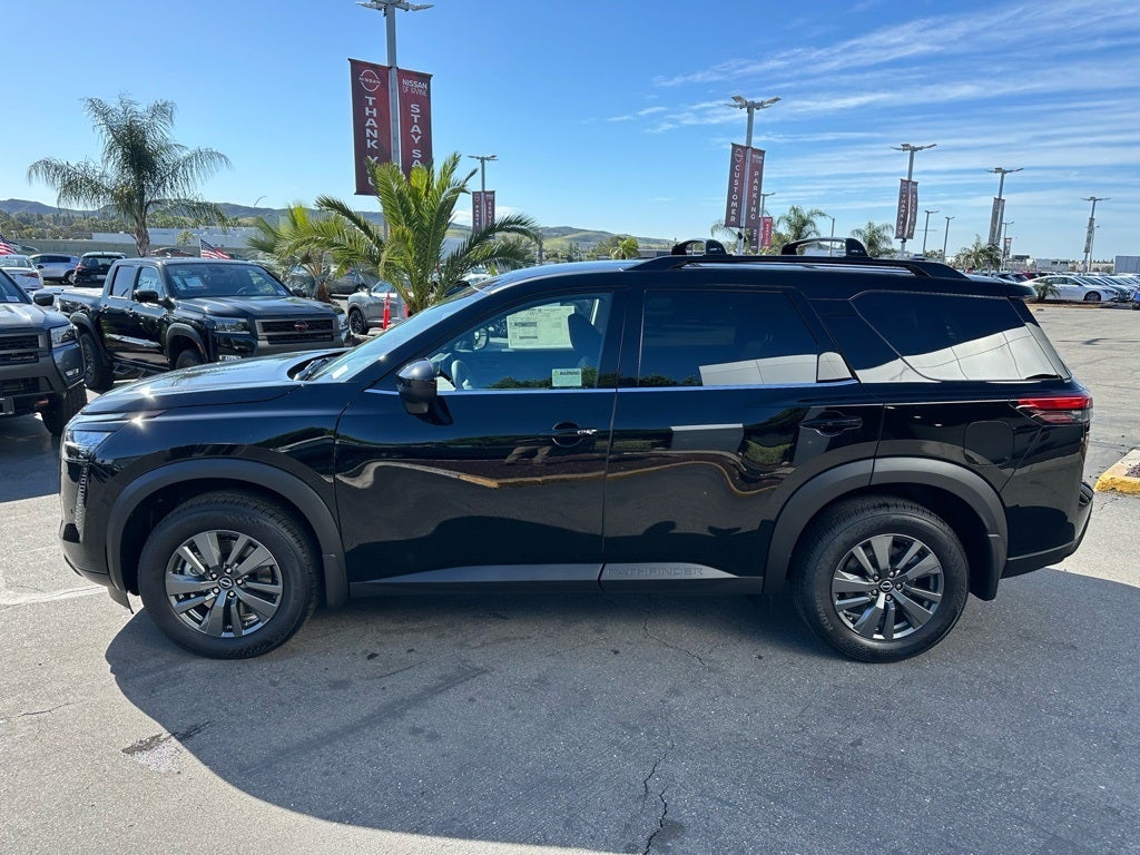 2026 Nissan Pathfinder SV
