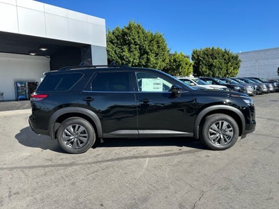 2026 Nissan Pathfinder SV