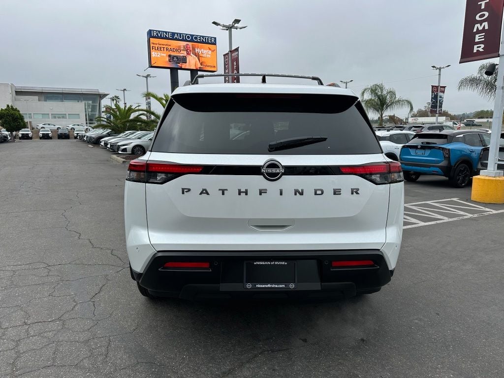 2026 Nissan Pathfinder SV