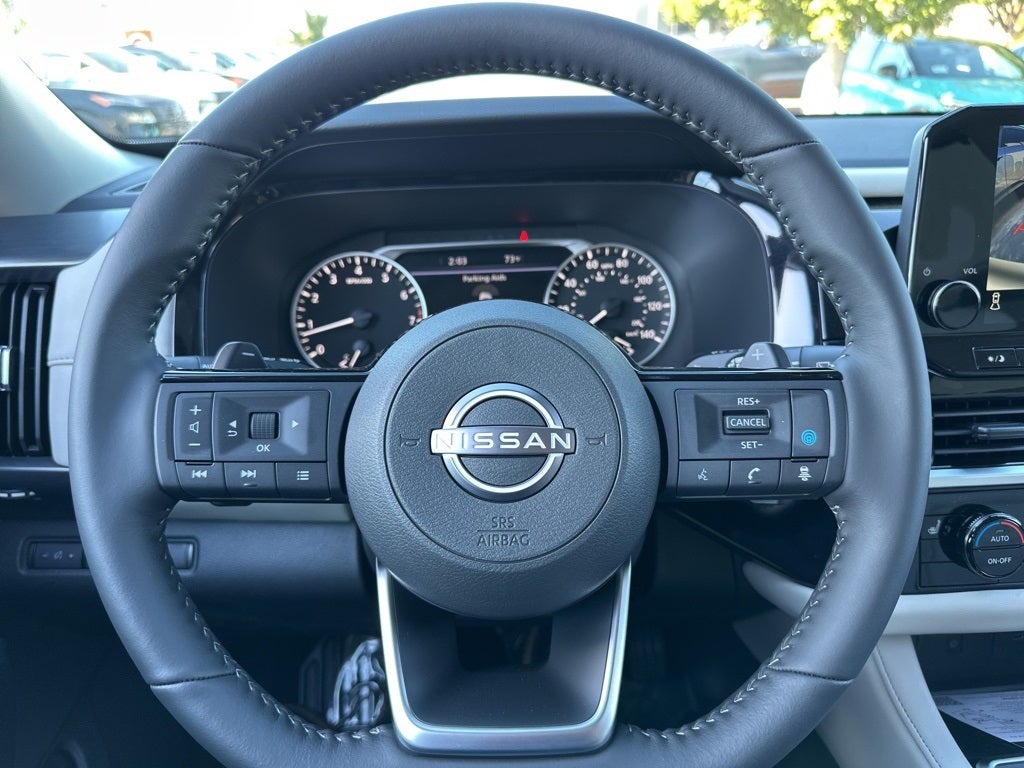 2025 Nissan Pathfinder SL