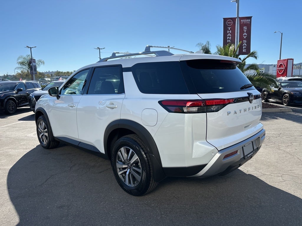 2025 Nissan Pathfinder SL