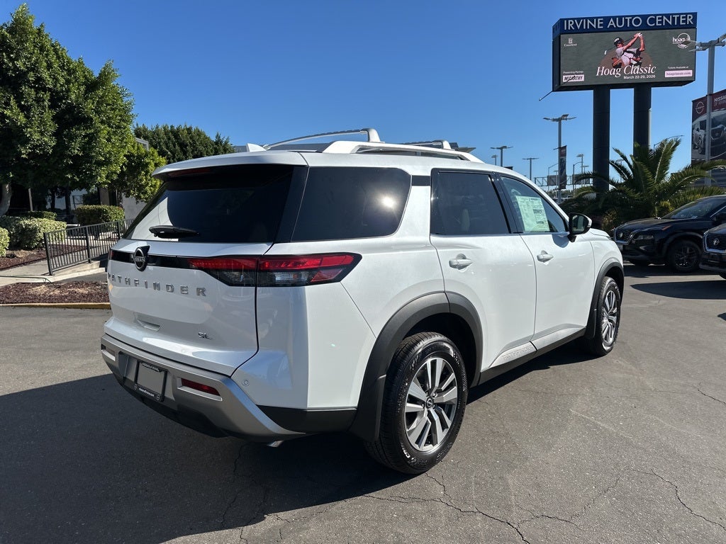 2025 Nissan Pathfinder SL
