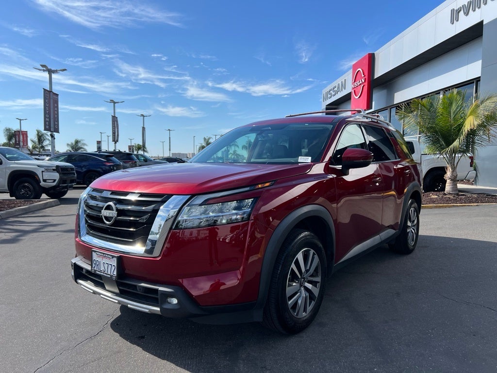 2023 Nissan Pathfinder SL