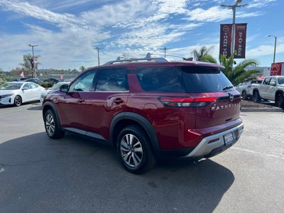 2023 Nissan Pathfinder SL