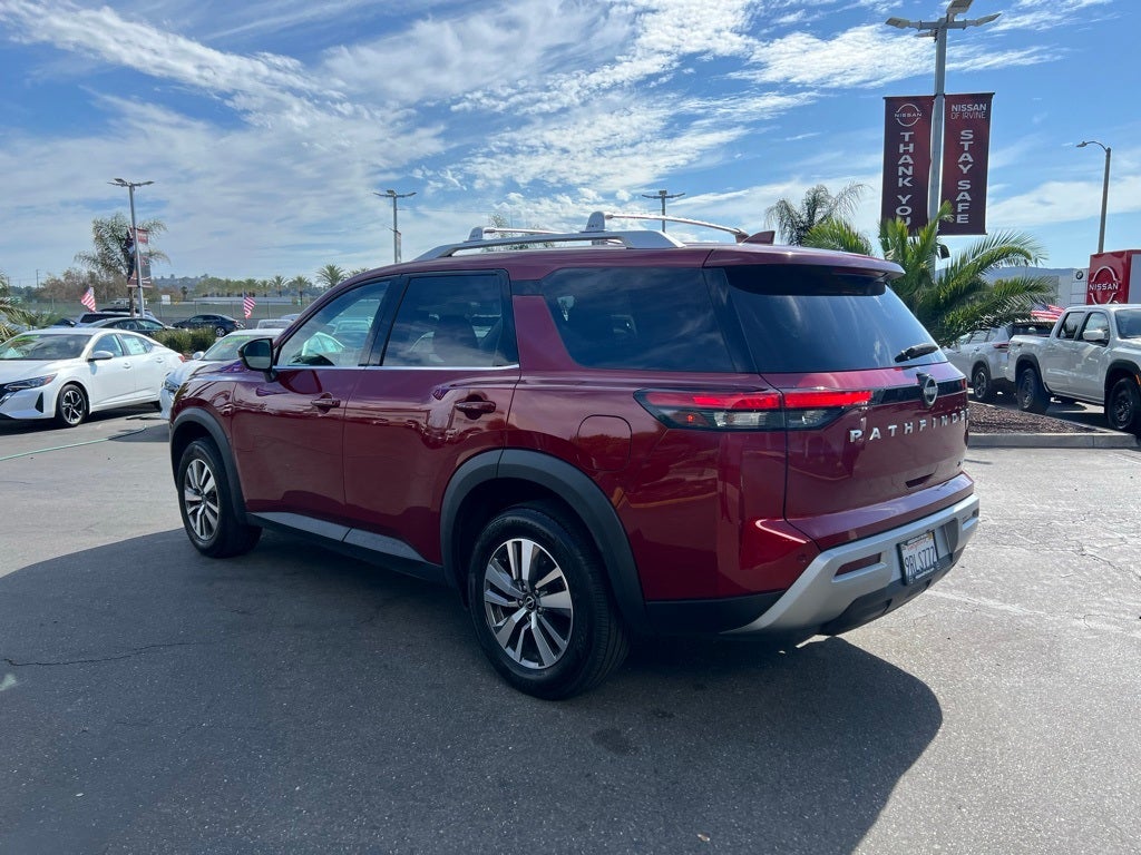 2023 Nissan Pathfinder SL
