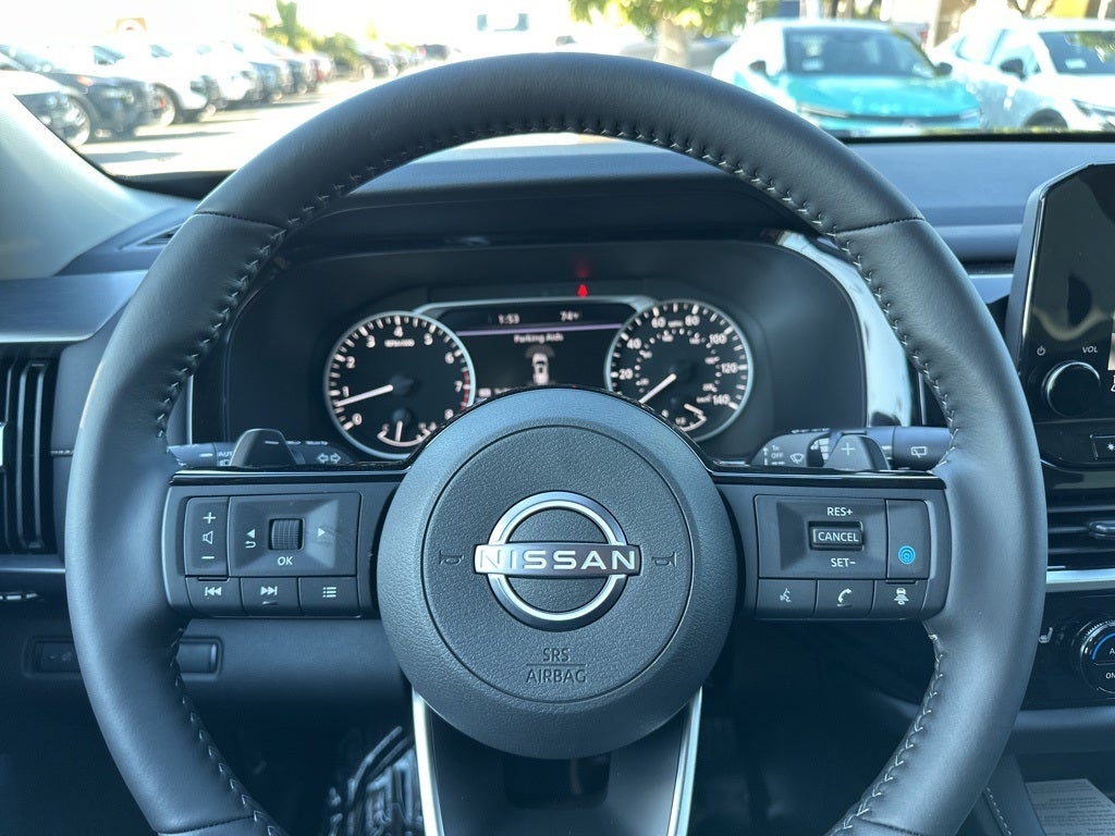 2025 Nissan Pathfinder SL