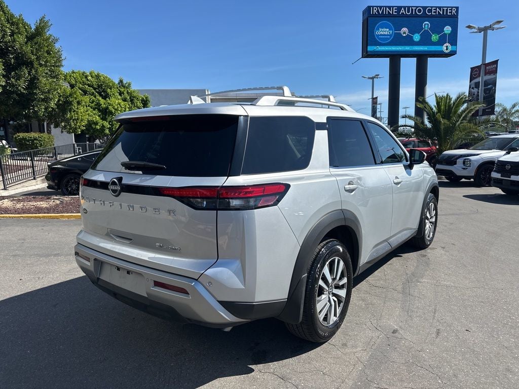 2025 Nissan Pathfinder SL