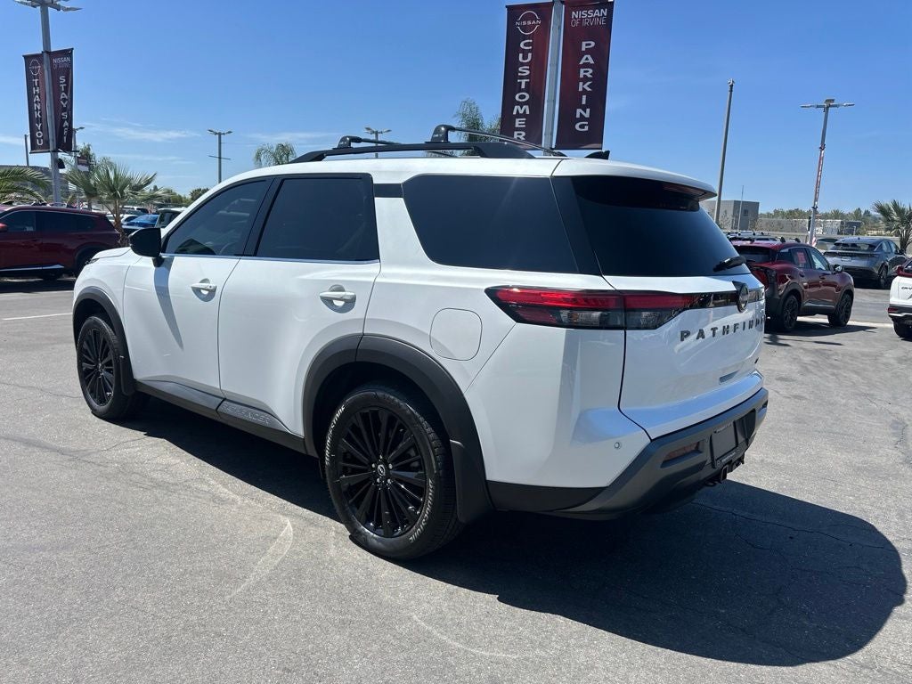 2026 Nissan Pathfinder SL