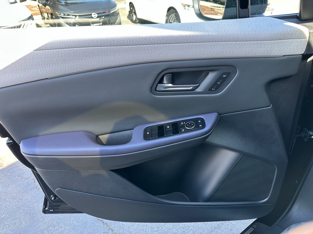 2026 Nissan Leaf PLATINUM+