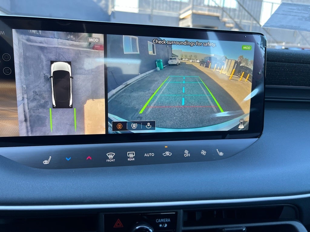 2026 Nissan Leaf PLATINUM+