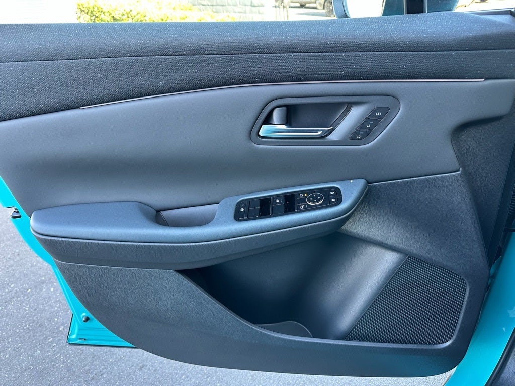 2026 Nissan Leaf PLATINUM+