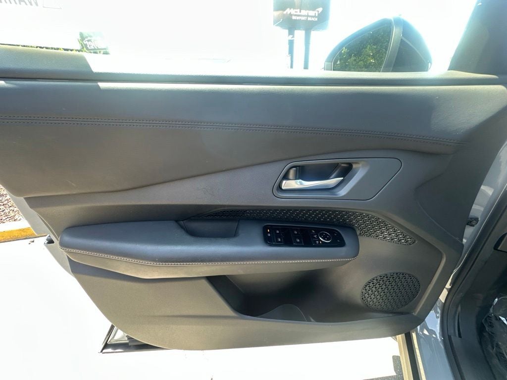2023 Nissan Ariya VENTURE+