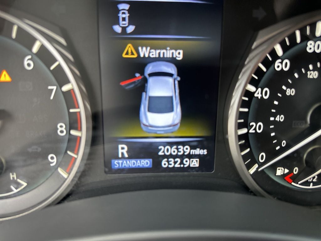 2022 INFINITI Q60 LUXE