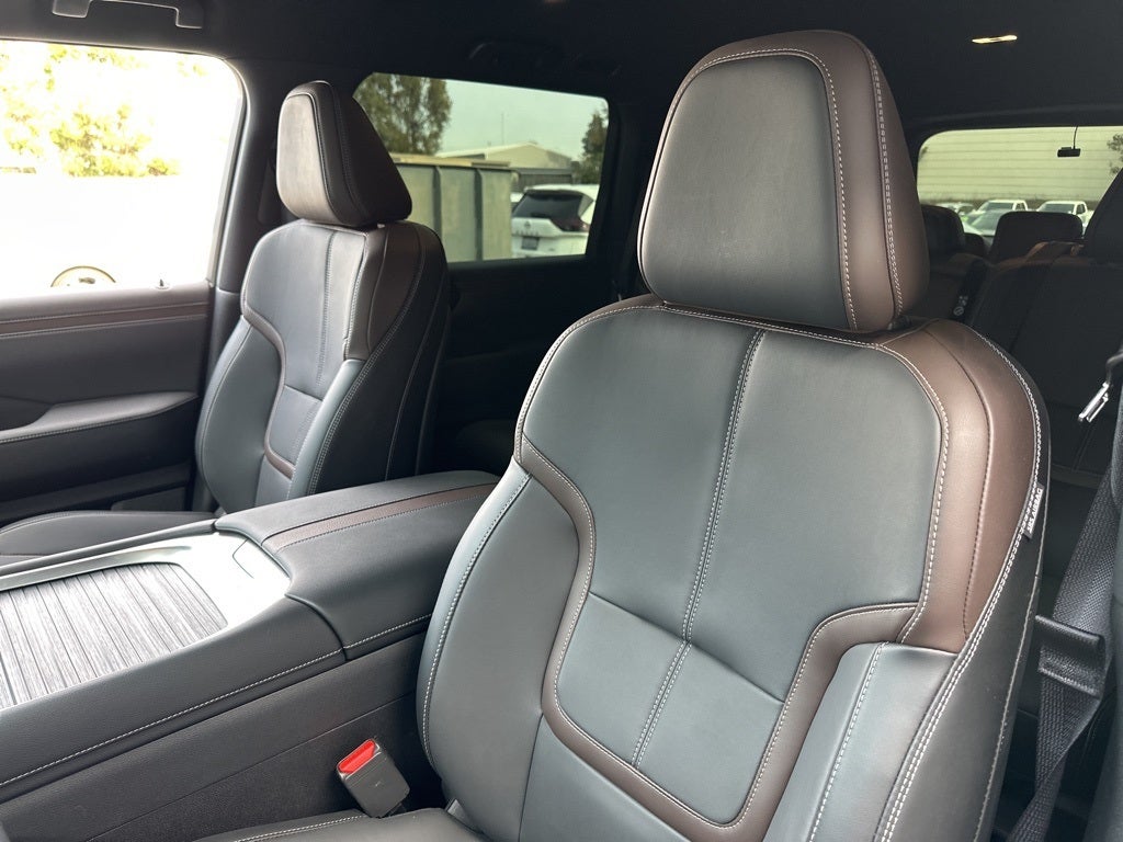 2025 Nissan Armada SL