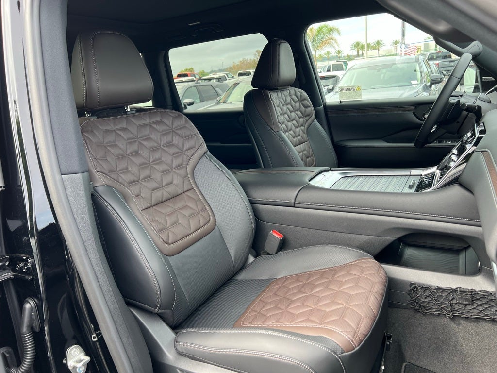 2025 Nissan Armada Platinum