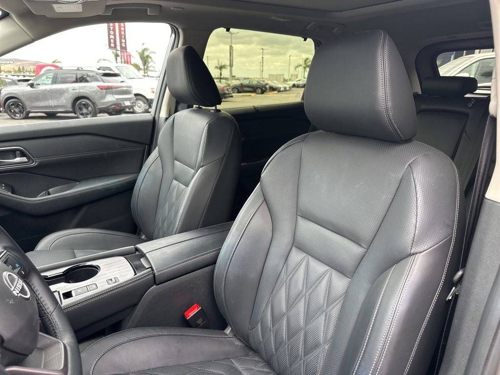 2025 Nissan Rogue Platinum