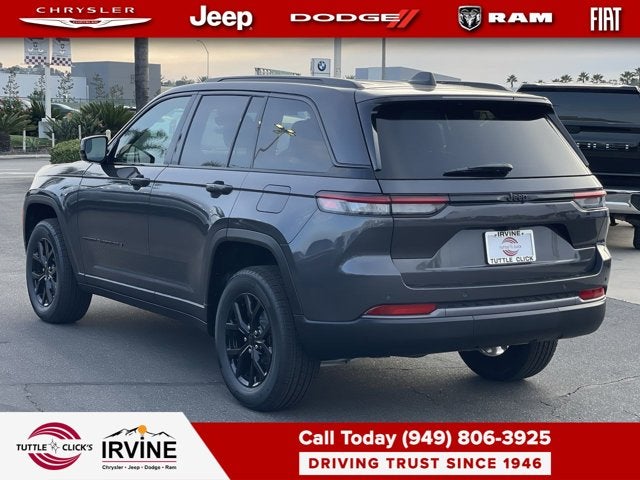 2026 Jeep Grand Cherokee Laredo