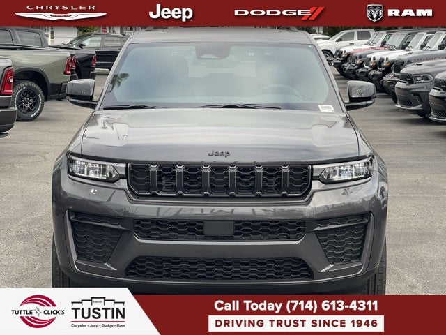2026 Jeep Grand Cherokee Laredo Altitude