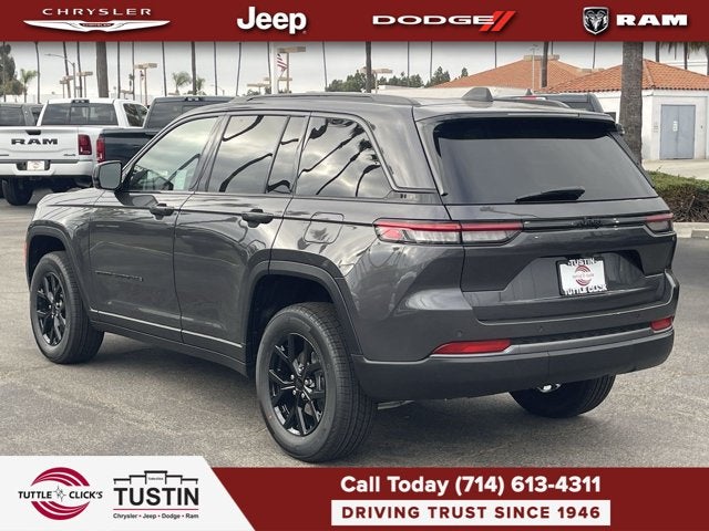 2026 Jeep Grand Cherokee Laredo Altitude