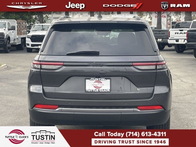 2026 Jeep Grand Cherokee Laredo Altitude