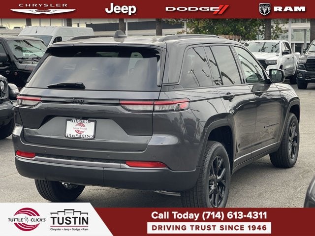 2026 Jeep Grand Cherokee Laredo Altitude