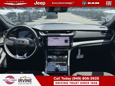 2026 Jeep Grand Cherokee Laredo Altitude
