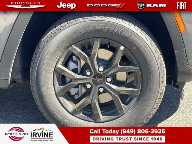 2026 Jeep Grand Cherokee Laredo