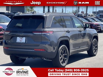 2026 Jeep Grand Cherokee Laredo
