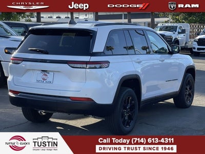 2026 Jeep Grand Cherokee Laredo Altitude