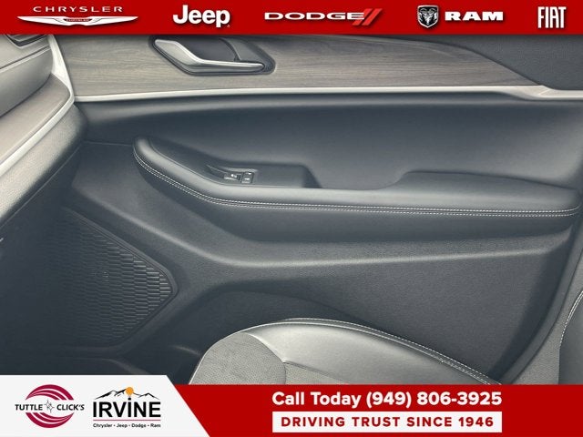 2026 Jeep Grand Cherokee Altitude
