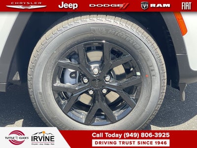 2026 Jeep Grand Cherokee Laredo Altitude