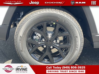 2026 Jeep Grand Cherokee Laredo Altitude
