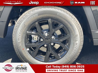 2026 Jeep Grand Cherokee Laredo Altitude