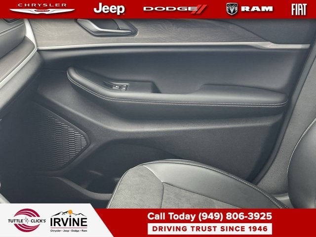 2026 Jeep Grand Cherokee Altitude