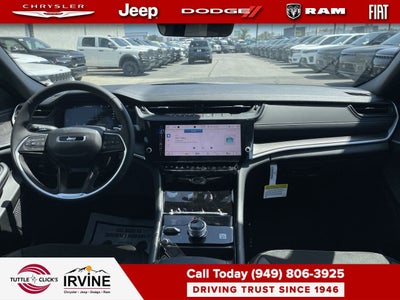 2026 Jeep Grand Cherokee Laredo Altitude