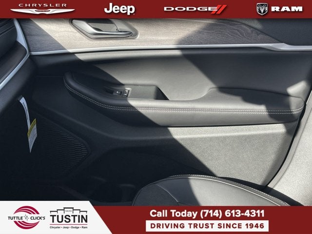 2026 Jeep Grand Cherokee L Laredo Altitude