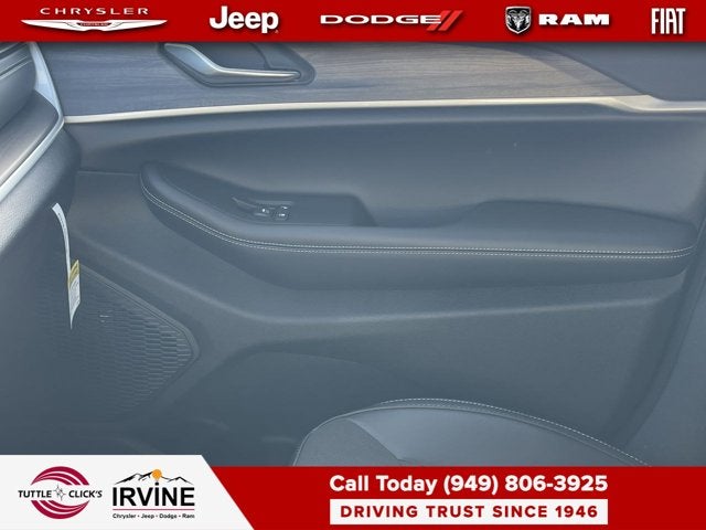 2026 Jeep Grand Cherokee L Laredo Altitude