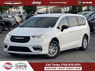 2026 Chrysler Pacifica Select
