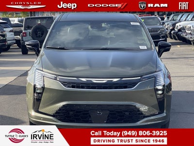 2027 Chrysler Pacifica Select