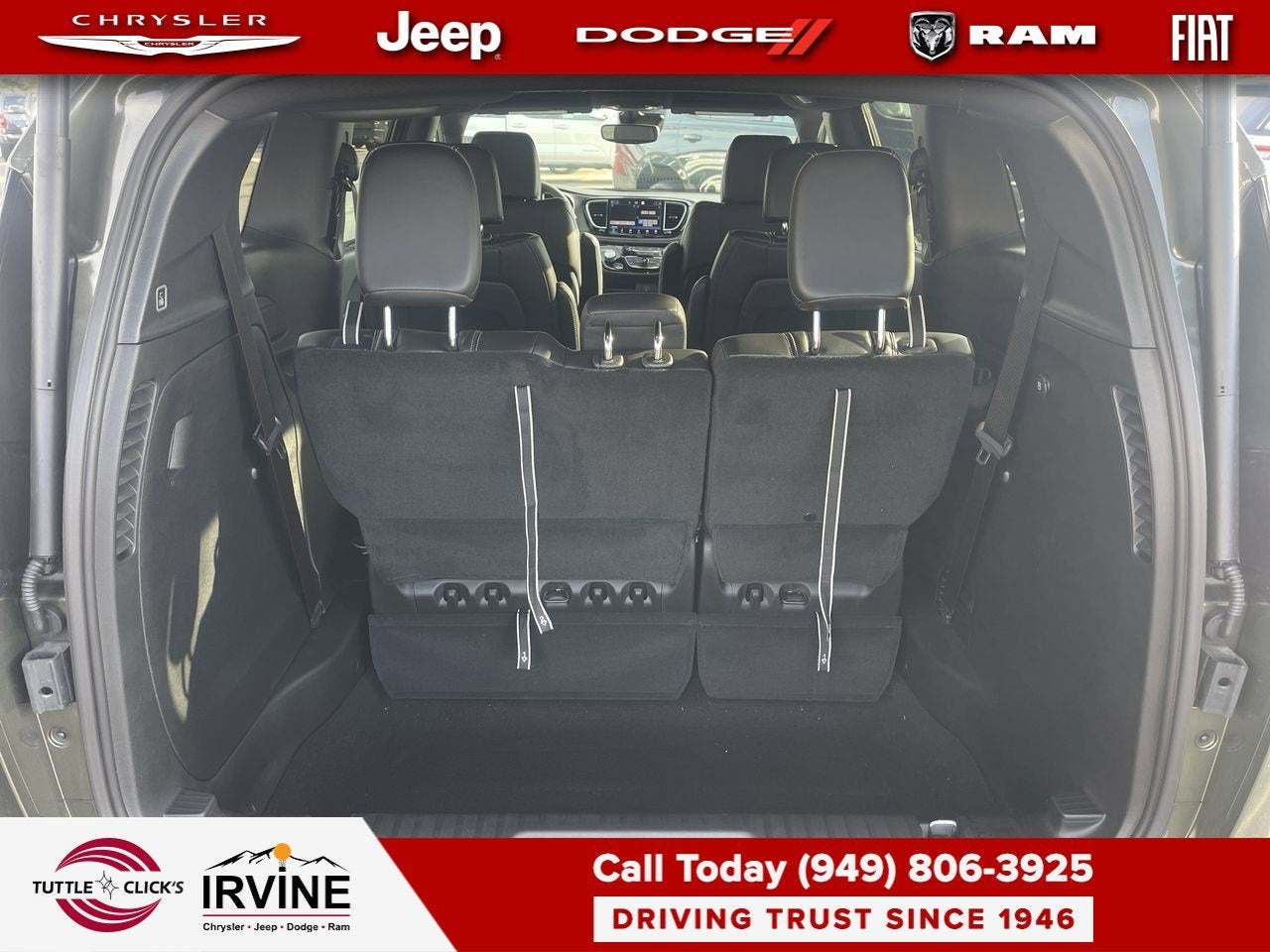 2027 Chrysler Pacifica Select