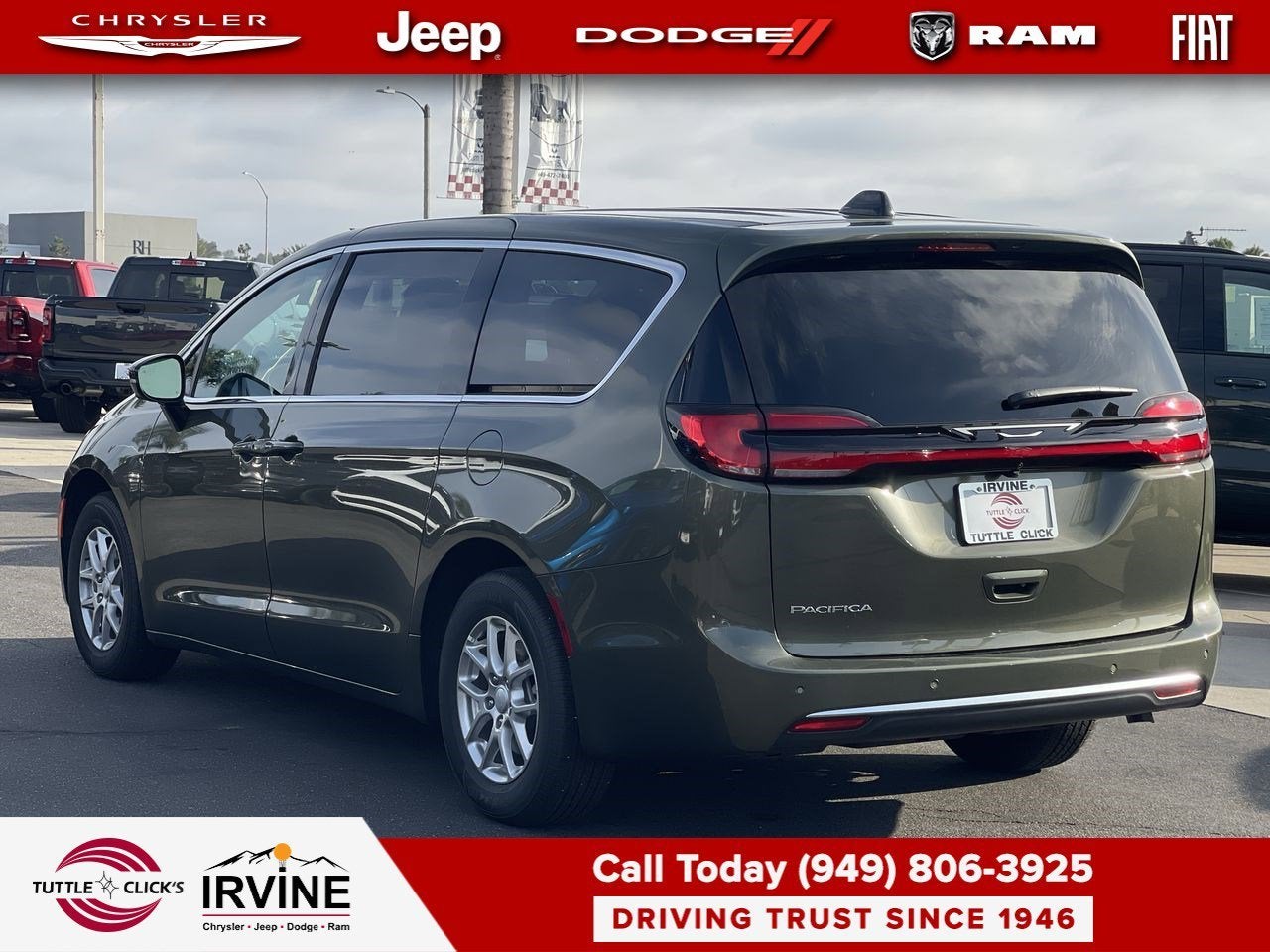 2027 Chrysler Pacifica Select
