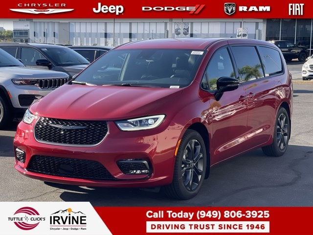 2026 Chrysler Pacifica Select