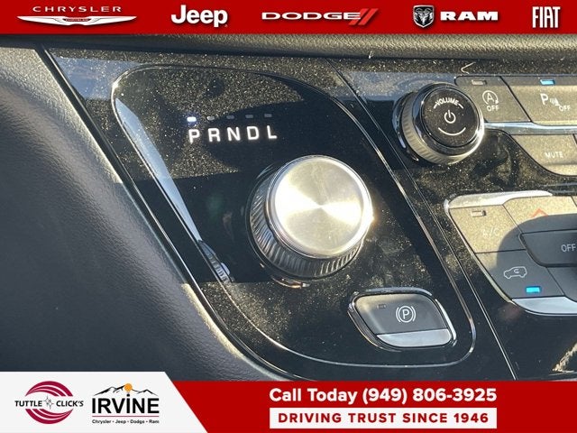 2025 Chrysler Voyager LX