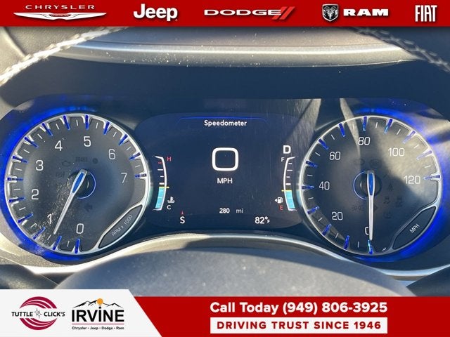 2025 Chrysler Voyager LX