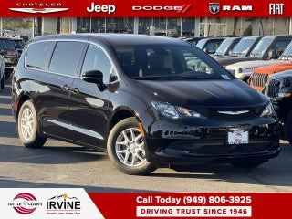 2025 Chrysler Voyager LX